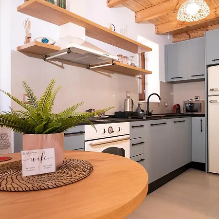 Casa vacanze Captain's Memories Stylish Harbour Chalki Town