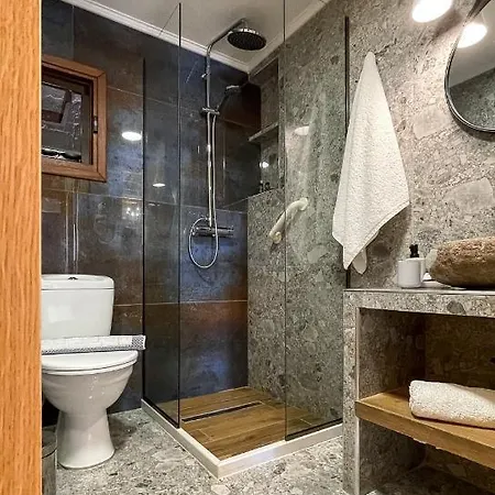 Captain's Memories Stylish Harbour Holiday home