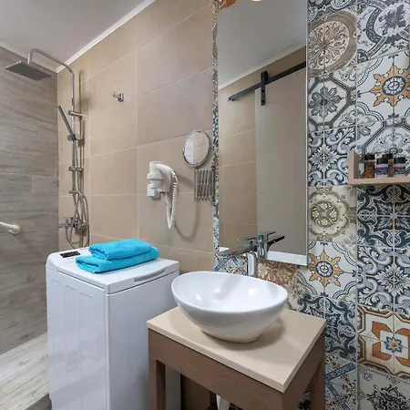 Casa vacanze Captain's Memories Stylish Harbour Chalki Town